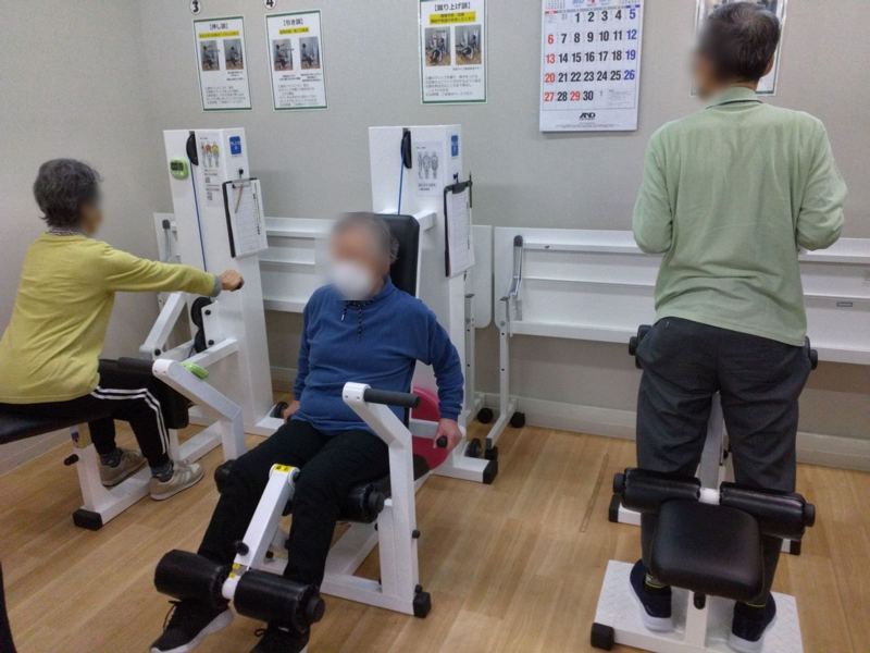 鍛錬マシンを使ったトレーニング